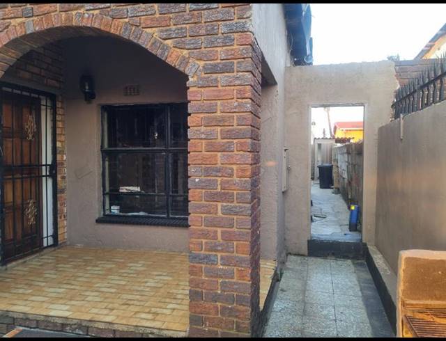 2 BEDROOM HOUSE FOR SALE IN PIMVILLE